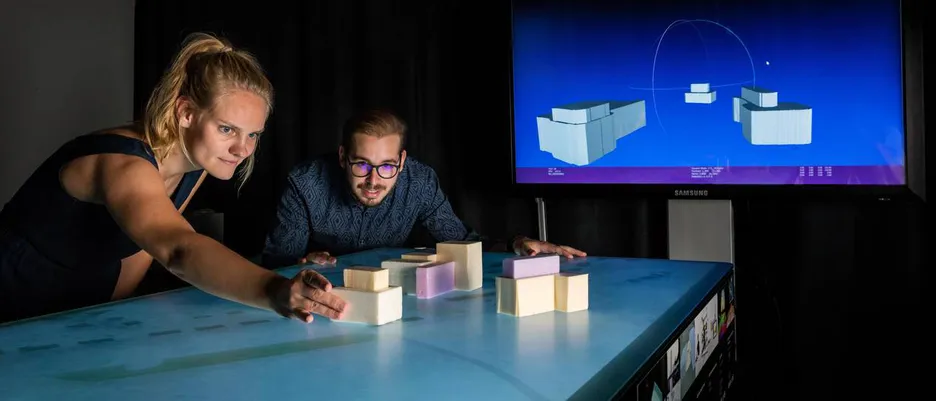 Studierende an digitalem Planungstool